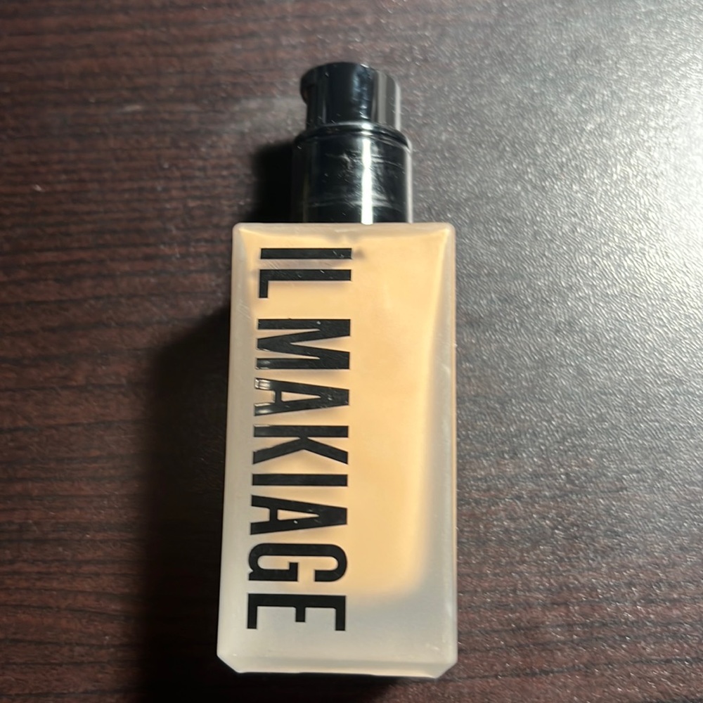 IL makiage woke up like this foundation in shade 60